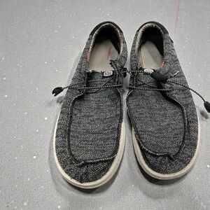 Hey dude men’s size 11 Wally Sox slip ons